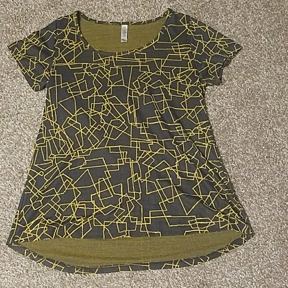 Lularoe extra small classic tee